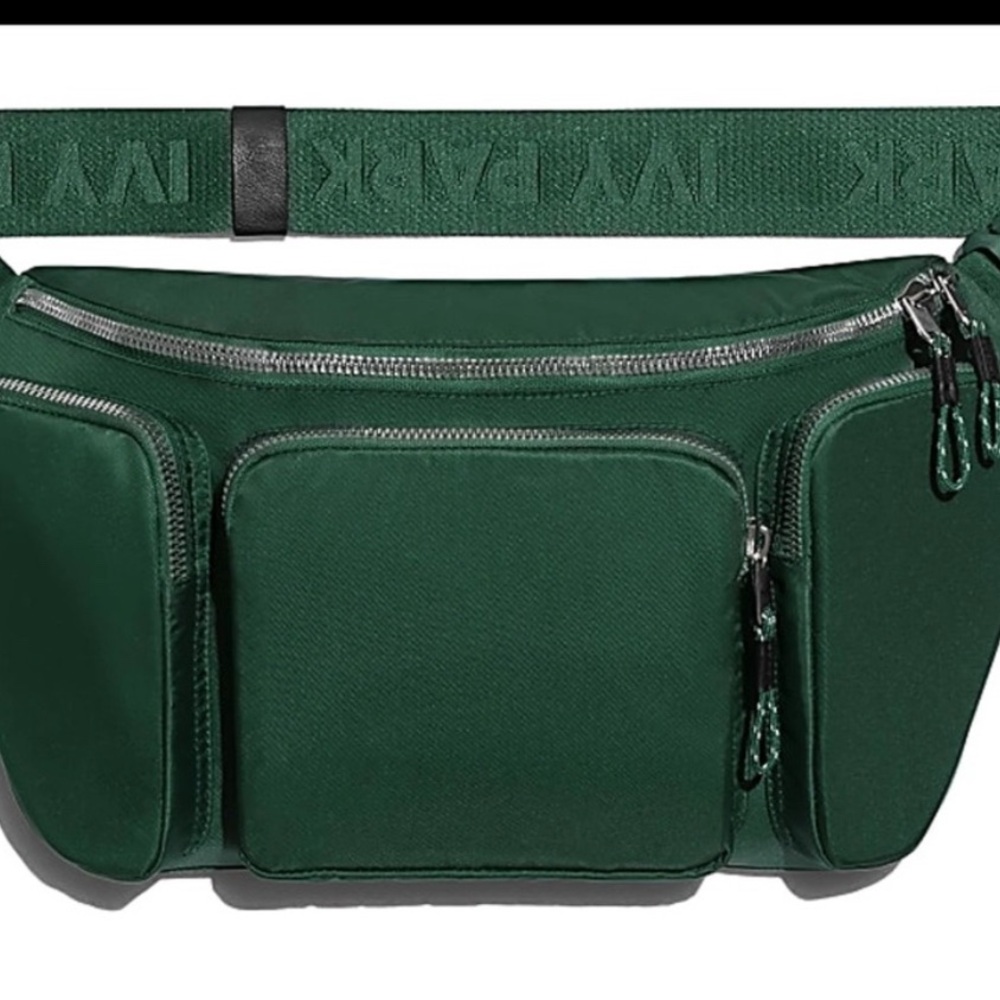 IVY PARK Green Belt Bag with Sporty Design and Silver Hardware